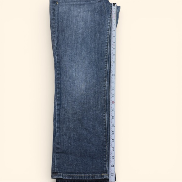 Simply Vera Vera Wang Mid-Rise Straight Leg Jeans Size 10 Blue Denim - Picture 3 of 7